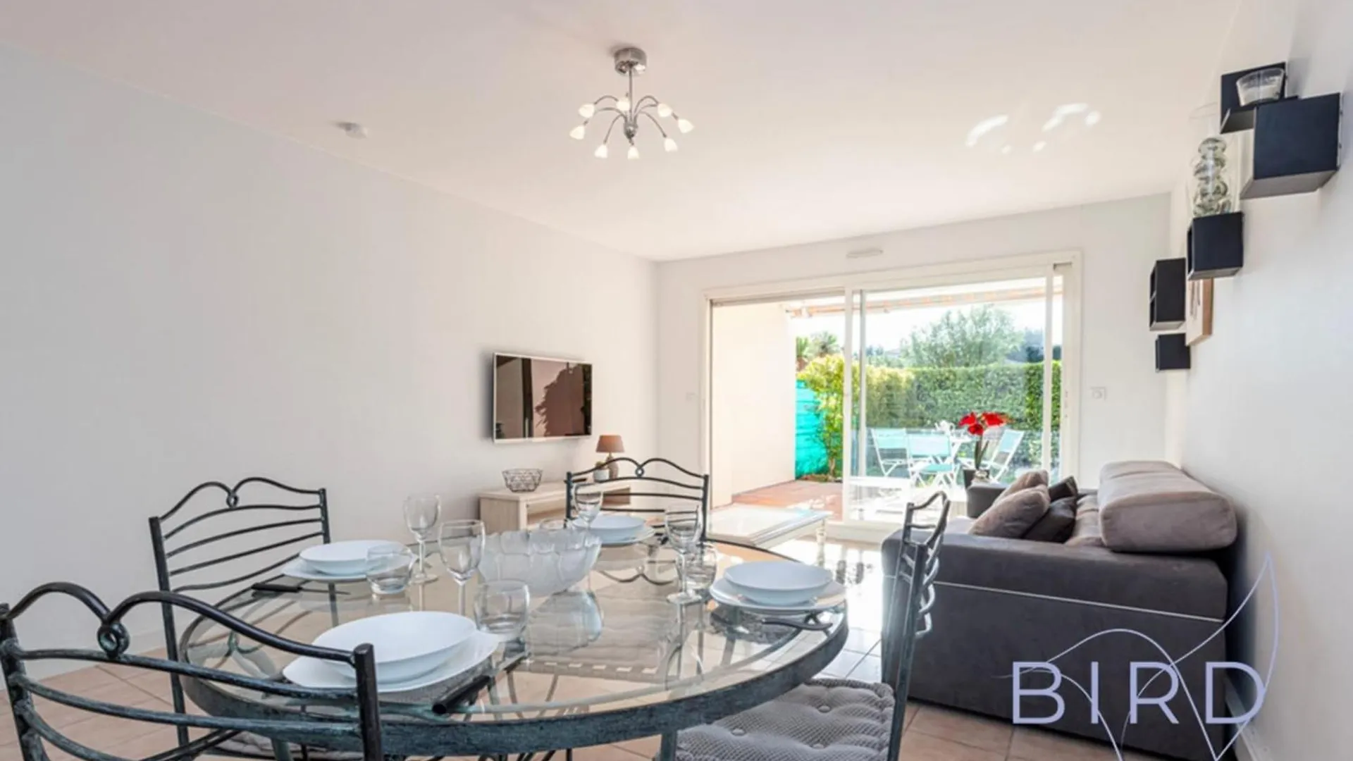 Spacious Apartment Pool And Parking Antibes France