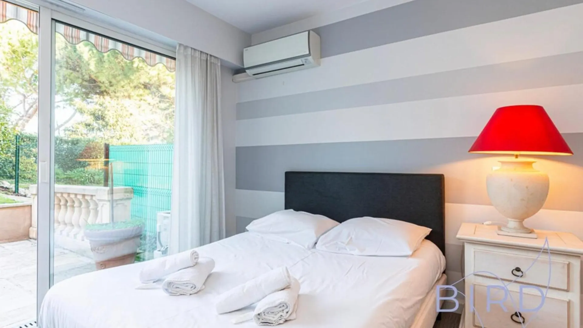 Spacious Apartment Pool And Parking Antibes Francie