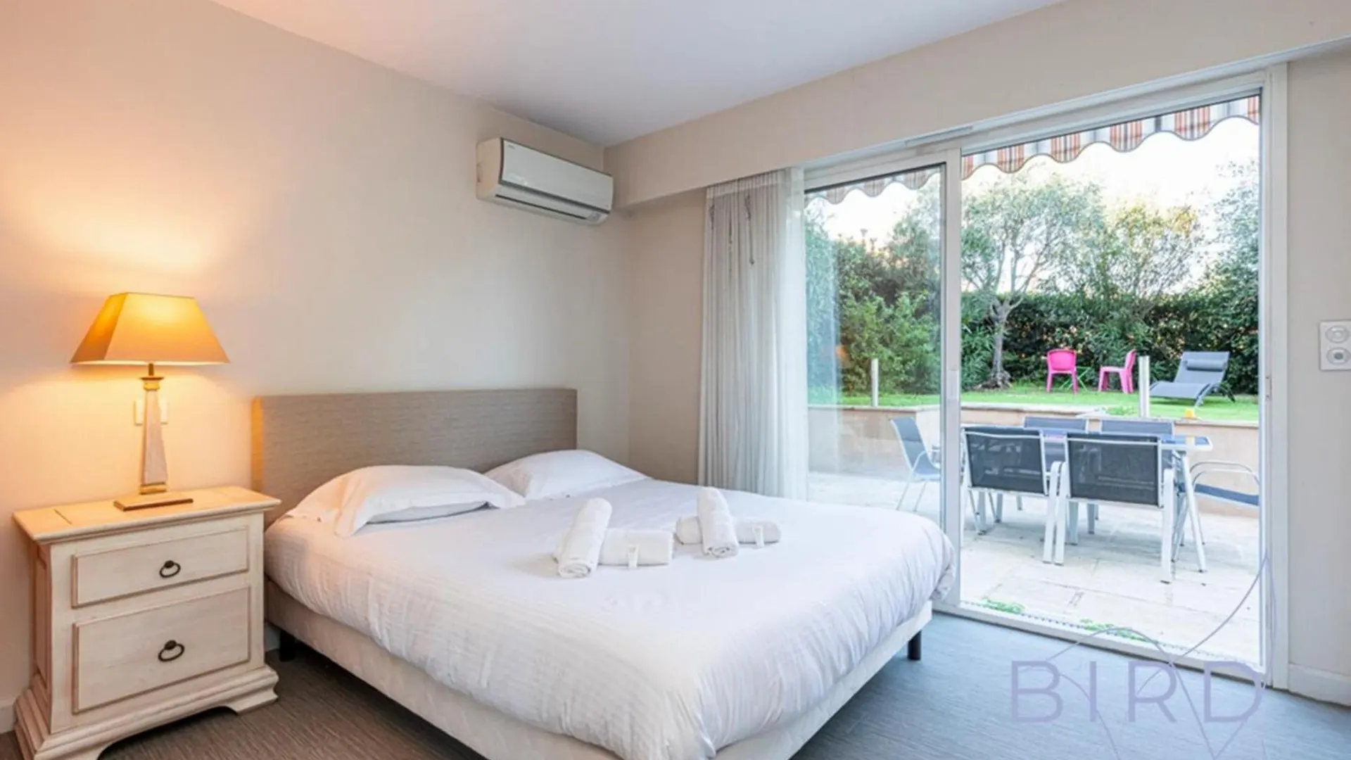 Spacious Apartment Pool And Parking Antibes Francie