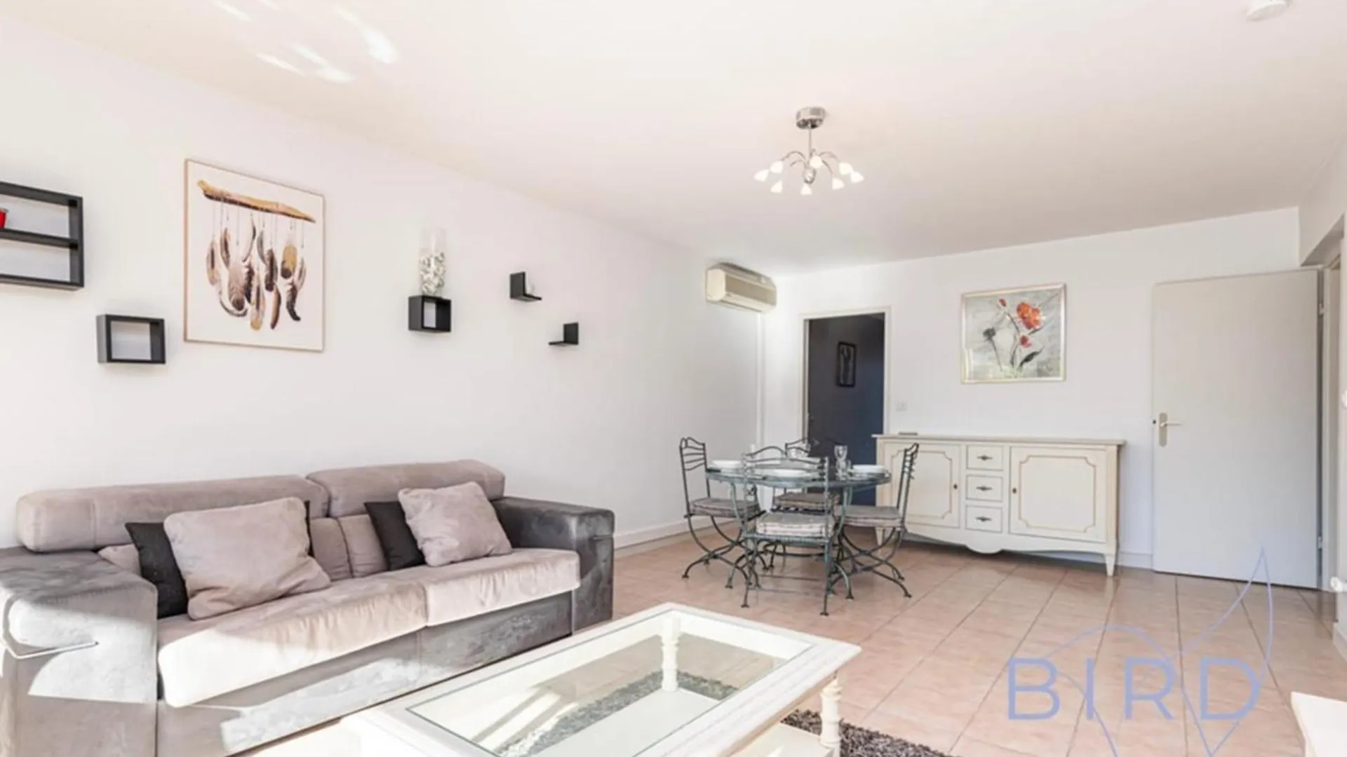 Spacious Apartment Pool And Parking Antibes France